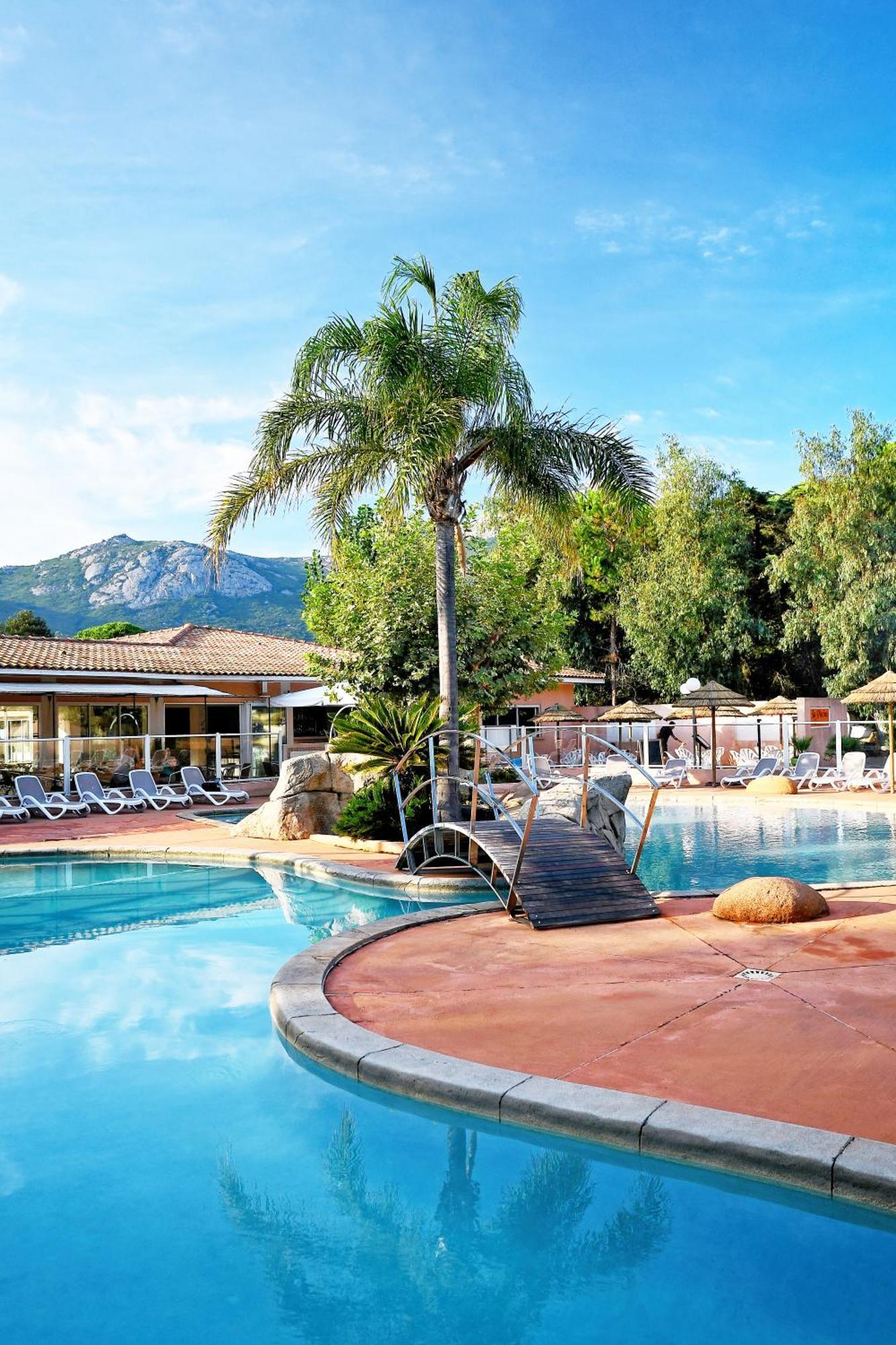 Camping Les Castors กาลวี ภายนอก รูปภาพ