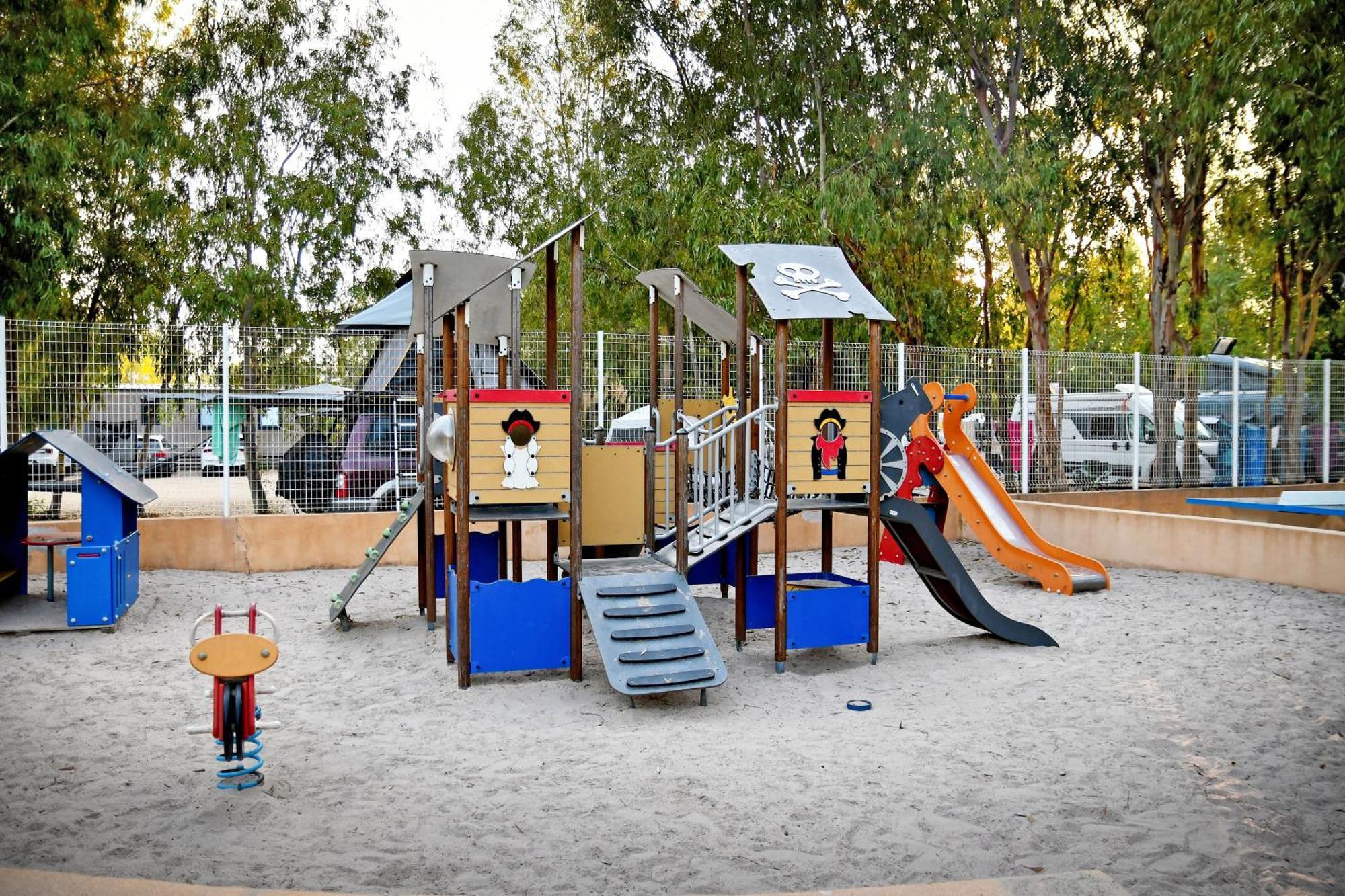 Camping Les Castors กาลวี ภายนอก รูปภาพ