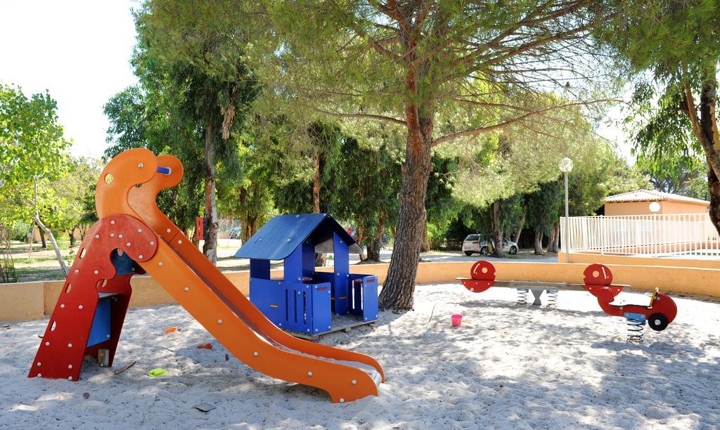 Camping Les Castors กาลวี ภายนอก รูปภาพ